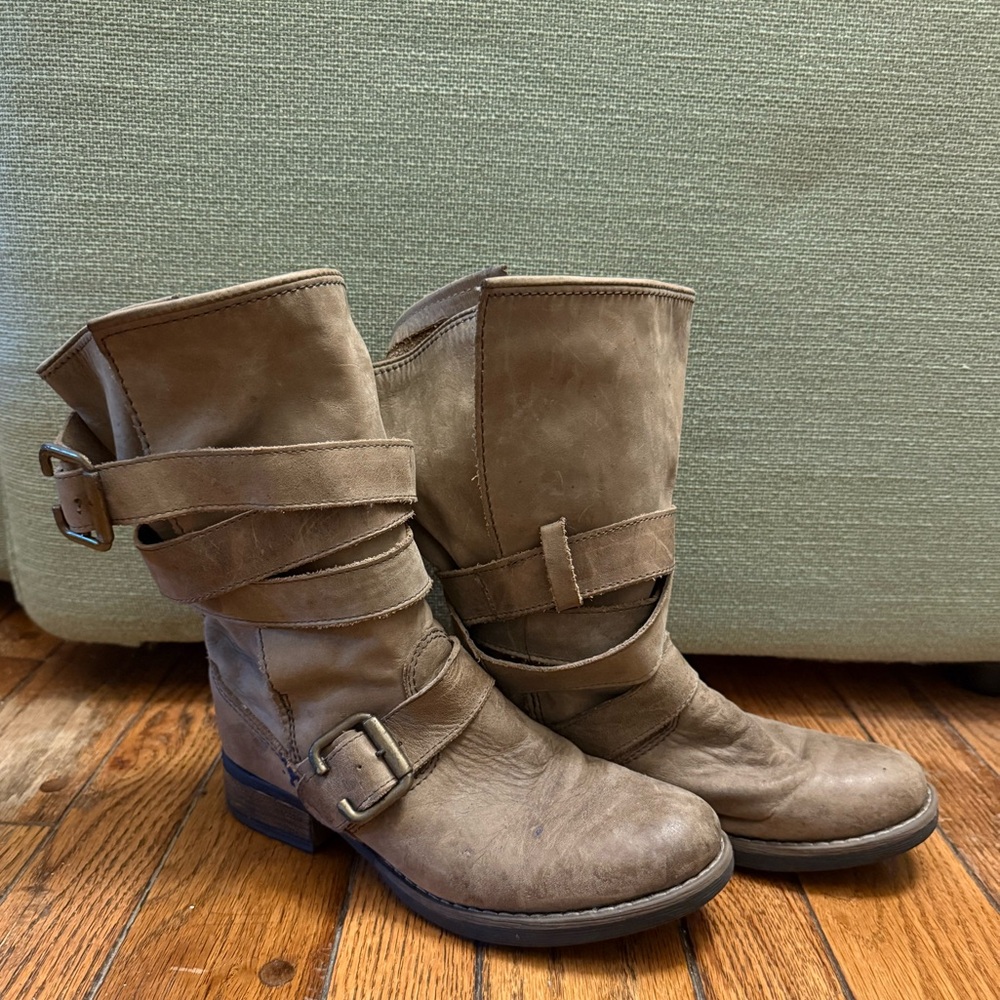 Steve Madden Gray Wrap Around Moto Boots Size 6